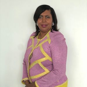 Meet your Posher, Linda